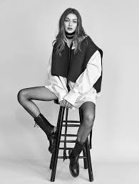 New york, los angeles, paris, london, milan, and sydney. Pin Von Liliana Auf Gigi And Bella Hadid Model Poses Photography Fotografie Frauenposen Modeposen