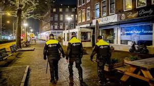 De uitspraak van de rechtbank dat de avondklok moet worden opgeheven is voorlopig geschorst. Avondklok Moet Van Rechter Direct Worden Opgeheven Rutte Roept Nederland Toch Op Zich Aan De Maatregel Te Blijven Houden United News
