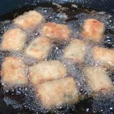 Boleh buat utk makan sendiri juga buat niaga. Ni Dia Cara Buat Popia Bergedel Keenakan Dua Dalam Satu