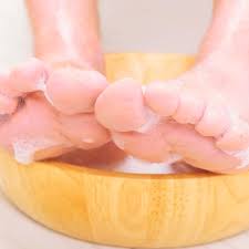 detox foot soak diy with epsom salt