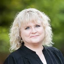 Kay Lackey's Instagram, Twitter & Facebook