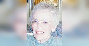 Lois Lyon's Instagram, Twitter & Facebook