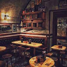 Lo Hai Salvato In Arredi Pub Camproject Srl Arredo Pub Arredamenti Arredi Per Irish Pub English Pub Birrerie In Pub Furniture Pub Interior Irish Pub Decor
