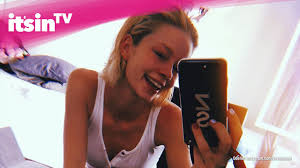 Nicht nur innerliche tränen vergoss die süße ana. Ex Kandidatin Zoe Saip Gntm Half Ihr Beim Erwachsenwerden Youtube