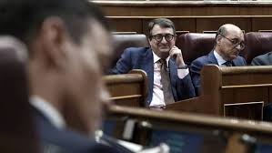 El documento al que tuvo acceso rpp acusa a la ministra de salud de ocultar al país un hecho grave, en referencia a la supuesta vacuna de sinopharm que habría recibido el expresidente martín vizcarra. Asi Se Gano Una Mocion De Censura Que Parecia Perdida Espana El Pais