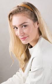 Alexis Snyder's Instagram, Twitter & Facebook