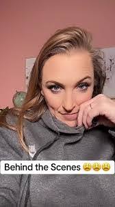 Amber Derry's Instagram, Twitter & Facebook