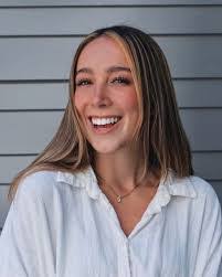 Veronica Briggs's Instagram, Twitter & Facebook