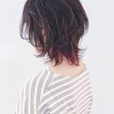 ウルフカット で軽やかに ナチュラルさん向けレングス別ヘアカタログ キナリノ ヘアスタイリング ヘアカット ミディアム ヘアスタイル
