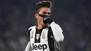 Paulo got an arabic script inscribed on his left rib cage near to his heart. Warum Macht Das Dybala Immer Siehe Bild Fussball Jubel