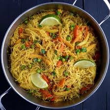 Vegetable Singapore Noodles Recipe Vermicelli Recipes Veggie Recipes Vegan Main Dishes