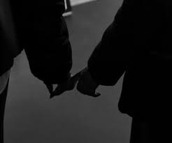 Aesthetic hands wallpapers top free aesthetic hands backgrounds. Imagens E Videos De Dark In 2021 Cute Couple Pictures Shadow Photography Couple Aesthetic