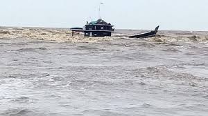 Informasi lengkap tentang jadwal kapal pelni terbaru 2021 untuk semua rute perjalanan beserta harga tiketnya. Dihantam Ombak Kapal Muatan Sawit Tenggelam Di Perairan Cemara