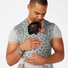 It's made from water resistant fabric on the outside and lined with organic cotton so it's soft and snuggly against baby's skin. Best Newborn Baby Carrier 2021 Wear My Baby Babywearing Made Easy