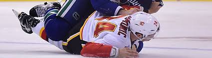 Calgary flames vs vancouver canucks hockey brawl!! Hamonic Suffers Facial Fracture In Fight With Gudbranson Daily Faceoff