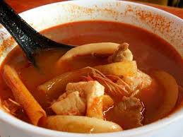 Sotong sikit dan kalau ada 4, 5 ekor tu lagi bagus coz campuran tiga jenis ciptaan tuhan ni memang amat menyedapkan makanan. Resepi Tom Yam Kaki Ayam Pawtaste Com