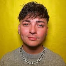 Gayle Denham's Instagram, Twitter & Facebook