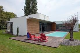 Une Maison Ecolo Et Moderne Avec Vue Sur Le Jardin Maison Bbc Maison Ecologique Maison Ecolo
