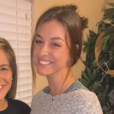 Gabrielle Cox (@gabby_cox)