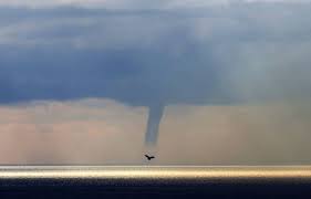 Ces tornades se sont formées à la. Video Cop 24 Doit On S Attendre A Plus De Cyclones Et De Tornades En Paca Avec Le Rechauffement Climatique