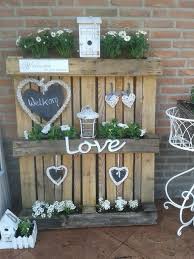 Sind sie auf der suche nach einzigartigen ideen zum thema gartenmöbel aus paletten? Good Idea With Pallets Source Ineke Van Coevorden On Facebook My Blog Blog Coevorden Facebook Good In 2020 Blumenarrangements Im Haus Paletten Garten Dekoration