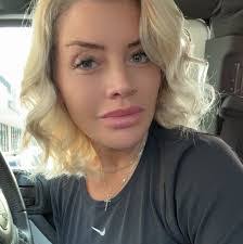 Beth Guffey's Instagram, Twitter & Facebook