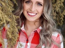 Loree Campbell's Instagram, Twitter & Facebook