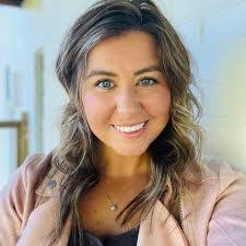 Carissa Flowers's Instagram, Twitter & Facebook