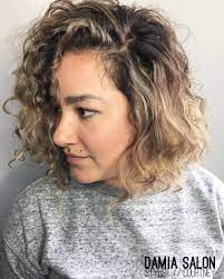 30 Verfuhrerischsten Frisuren Fur Krauses Haar Frisuren Krauses Verfuhrerischsten Haircuts For Frizzy Hair Hair Styles Stacked Bob Hairstyles