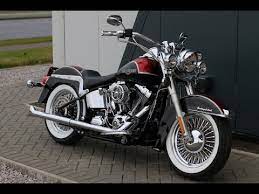 2013 harley davidson with airbrushed artwork painted in white, silver and black only. Harley Davidson Softail Flstc Heritage Softail Classic With Custom Paint Youtube