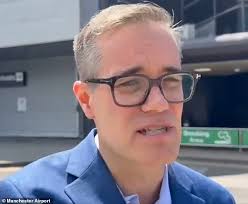 Manchester Airport boss apologises for 'two-hour' power cut that saw all  flights from two terminals cancelled 'until further notice', dozens delayed  and unclaimed baggage strewn across the floor