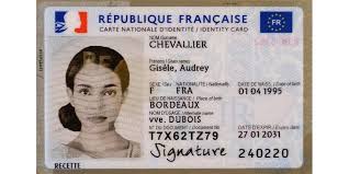 La carte d'identité est un document public contenant des données d'identification personnelle où renouveler votre carte d'identité ? Une Nouvelle Carte D Identite Arrive Dois Je Changer L Ancienne Femme Actuelle Le Mag