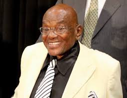 To my young Haitian immigrants Here is my Sunday message to you. CHOSEN &  POSITIONED — A TALE OF TWO LEGENDS 💪🏽👑 Both men in this photo were  crowned Mr. Olympia. Both