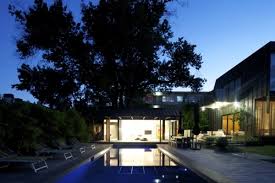 The design of the house of the private pool is located in an existing elm used as a natural shade. Modern Pool House Design In Australia With Natural Shading Interior Design Ideas Ofdesign
