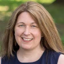 Kari Peltier's Instagram, Twitter & Facebook