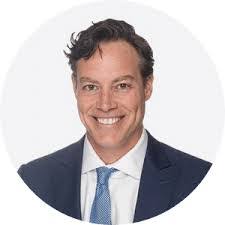 Stephen Tweed's Instagram, Twitter & Facebook