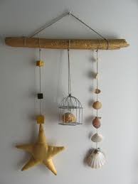 mobile en bois flotte avec corde en lin coquillages perles et etoile en tissus pour decoration esprit bo mobiles en bois flotte bois flotte decoration murale