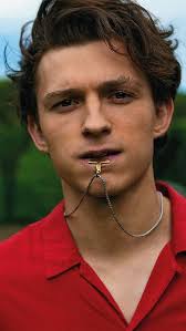 Родился недалеко от оксфорда, рос в деревушке бродчолк на юге. Tom Holland Tommi Boj Tom Hollandi Muzhchiny Modeli