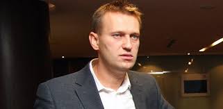 Картинки по запросу Фото с площади Екатеринбурга с Навальным