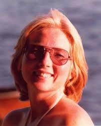 Mary Fender's Instagram, Twitter & Facebook