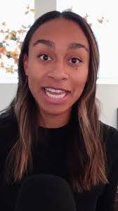 Carly Burrows's Instagram, Twitter & Facebook