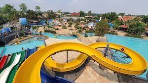 Selain itu juga kebersihan sangat dijaga. Harga Tiket Masuk Planet Waterboom Purwasari Tempat Wisata Untuk Liburan Akhir Pekan Tribun Travel