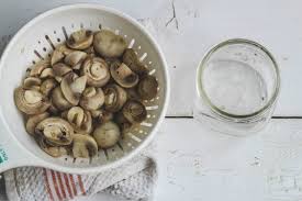 Mushrooms new year's eve christmas passover thanksgiving marinating dinner party picnic healthy vegetarian parsley appetizer side dish snack true to the nature of marination, these fungi get better with age, so make them a few days ahead for the best flavor. Easy Marinated Mushrooms Savoring Italy