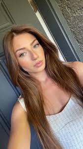 Hey everyone!💖 my name is Madison I am a aspiring model looking to find  creative photographers to shoot with and help me grow my portfolio! Here  are some previous shoots I've done