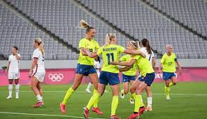 Eight teams survived the group stage to make the quarterfinals, but only four teams are left standing with the possibility of winning a gold medal in tokyo: Tokyo Olympics 2020 Day 1 Results Us Women S Football Team Lose 0 3 To Sweden In First Round Of Tournament Netizens React Fresh Headline