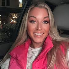 Rae Proctor's Instagram, Twitter & Facebook