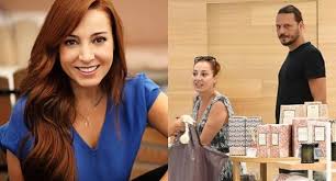 Bir döneme damga vuran efsane dizide rol aldı. Dolunay Soysert Ve Sevgilisi Artik Kacmiyor Magazinn Com