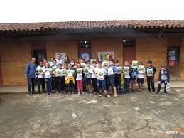 Escola sagrado coracao de jesus. Prefeito Entrega Das Apostilas Para Os Alunos Da Escola Municipal Sagrado Coracao De Jesus Muzambinho Com