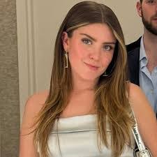 Alexis Mcgovern's Instagram, Twitter & Facebook