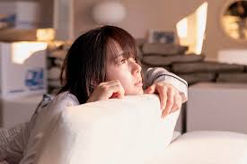 The living room was full of household objects and cardboard boxes of all sizes, some big file cases. Kinema Junpo Best 10 Windows On Worlds